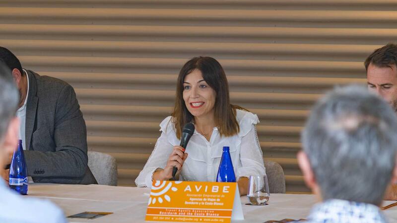 Mónica Gómez, at the closing of the AVIBE Assembly, reaffirms the commitment of Benidorm City Council with the productive and social fabrics