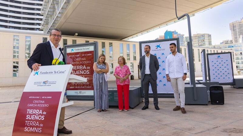 La Plaza de SS MM Los Reyes de España acoge hasta el 11 de julio la exposición ‘Tierra de Sueños’ de Cristina García Rodero 