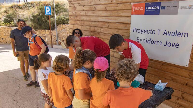 Taller de ceràmica romana per a xiquets en el 