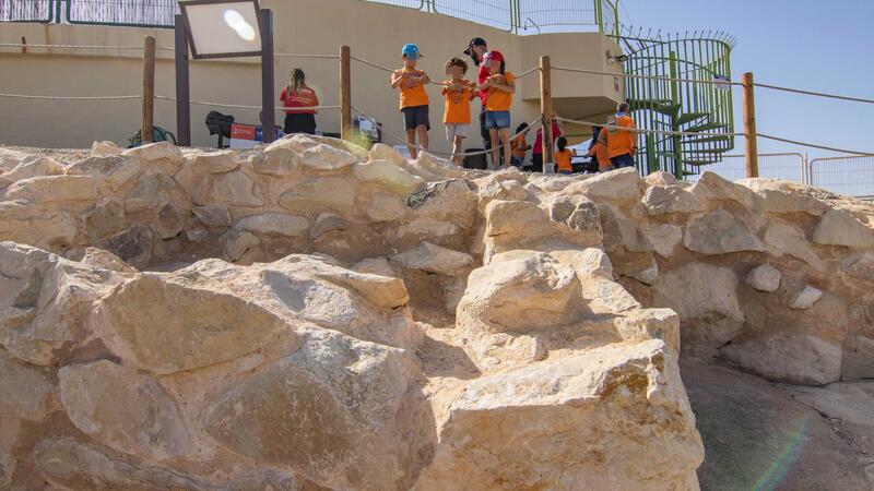 Taller de ceràmica romana per a xiquets en el 