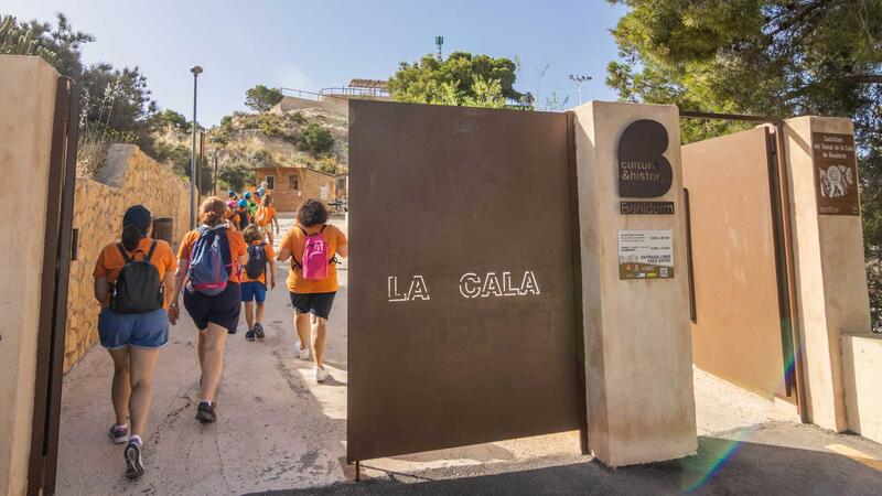 Taller de ceràmica romana per a xiquets en el 