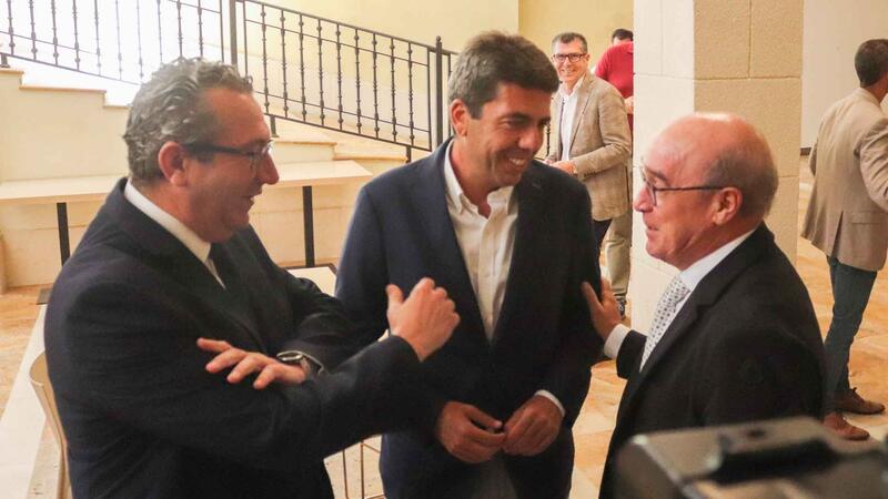 Toni Pérez reclama en la Asamblea de Hosbec que revierta a Benidorm “al menos una parte del IVA que genera el municipio” 