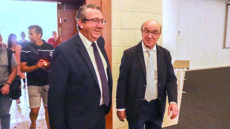 Toni Pérez reclama en la Asamblea de Hosbec que revierta a Benidorm “al menos una parte del IVA que genera el municipio” 