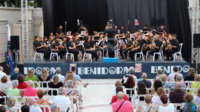 The Societat Musical La Nova and the Societat Recreativa Musical d