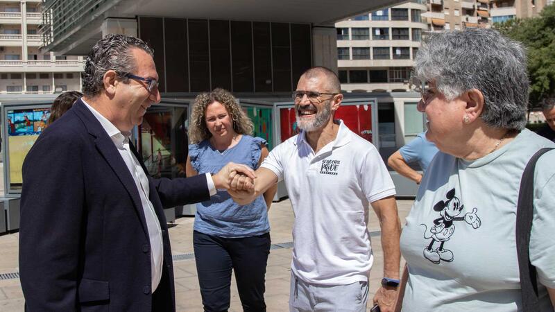 Un Benidorm multicolor conmemora el Día Internacional del Orgullo .
