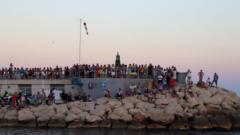 Benidorm despide las fiestas del Carmen con la procesión marinera y el verso a la Virgen