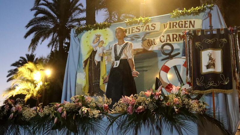 Benidorm despide las fiestas del Carmen con la procesión marinera y el verso a la Virgen