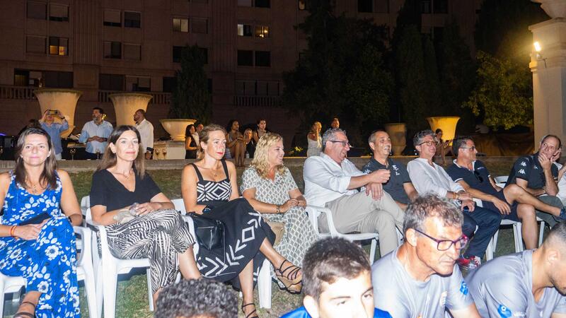 Benidorm dona la benvinguda a quasi 4000 jóvens, xics i xiques, dels cinc continents per a la 28 Costa Blanca Cup
