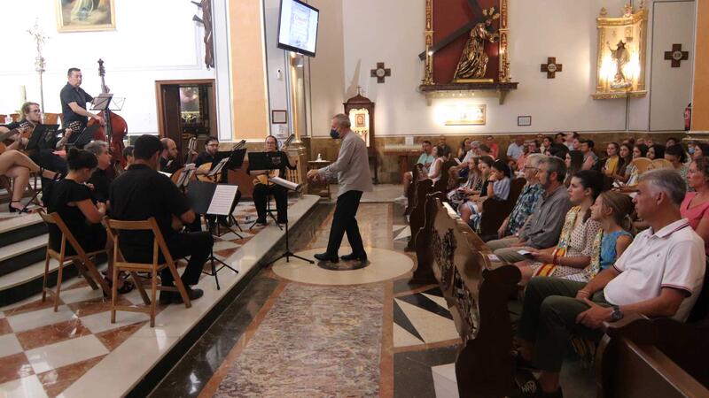 El concierto de la Rondalla de la ACR La Barqueta continúa la programación de Sant Jaume