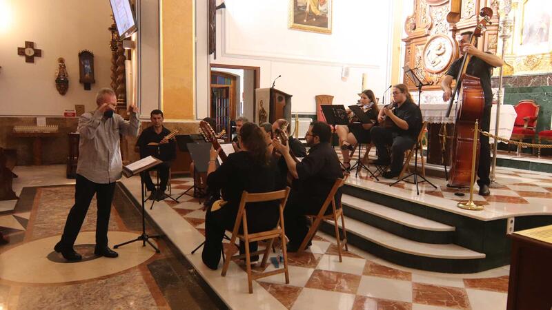 El concierto de la Rondalla de la ACR La Barqueta continúa la programación de Sant Jaume