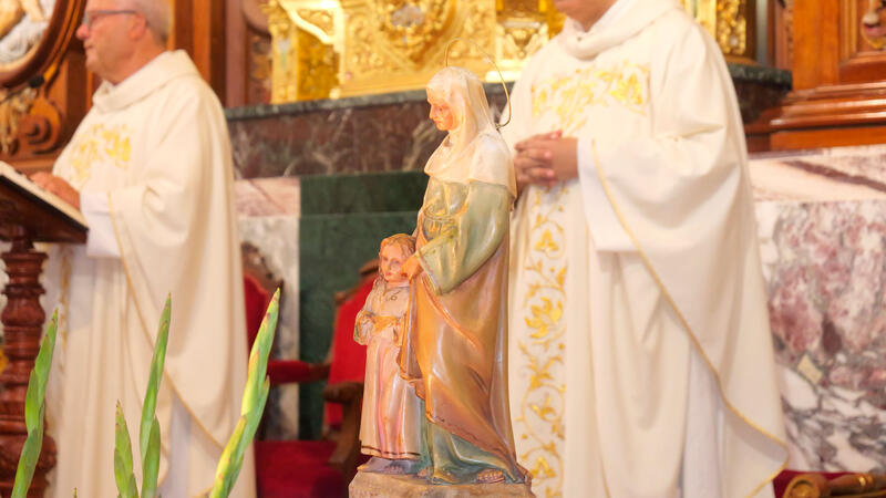 Benidorm conmemora con una misa la festividad de Santa Anna