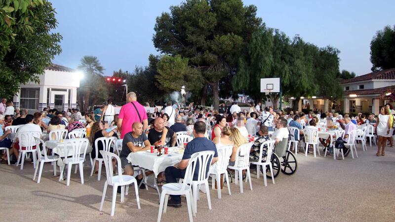 El Doble Amor celebrates its summer dinner