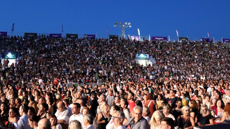Alejandro Sanz firma una noche antológica en Benidorm ante 12.000 personas