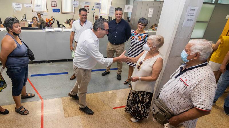 Benidorm lanza la ‘Tarjeta Ciudadana’, disponible desde el lunes para usuarios de Bono Oro y transporte escolar