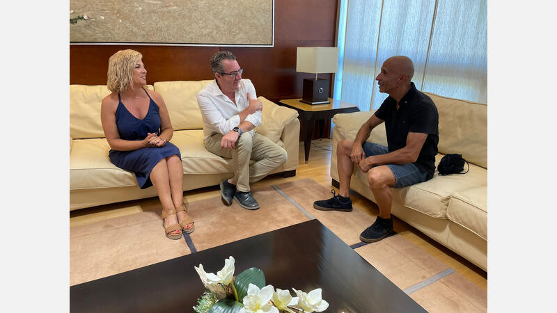Toni Pérez receives firefighter Domingo Seguí “Xomi”, winner of 6 medals at the World Police & Fire Games Rotterdam 2022