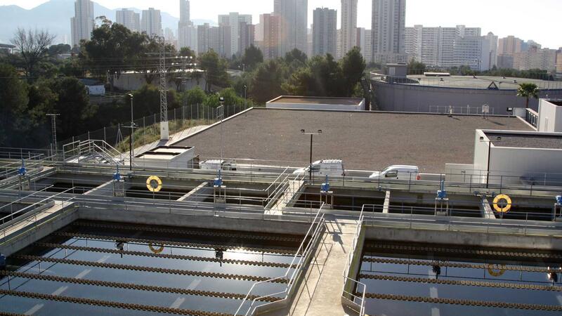 Benidorm instala un bombeo solar fotovoltaico en la ETAP para ahorrar energía y reducir las emisiones de CO2