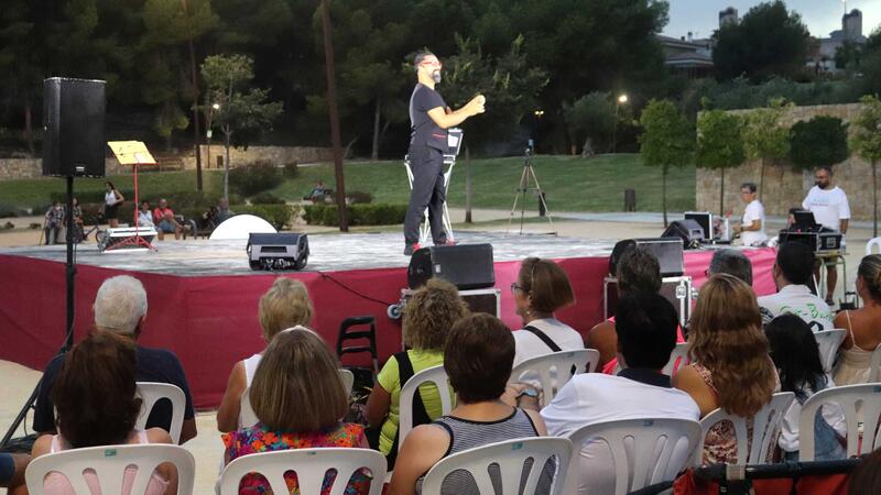 Excepcional acogida del espectáculo de magia de Mag Malastruc en el Parque de Foietes 