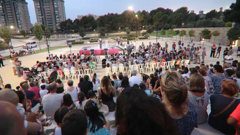 Excepcional acogida del espectáculo de magia de Mag Malastruc en el Parque de Foietes 