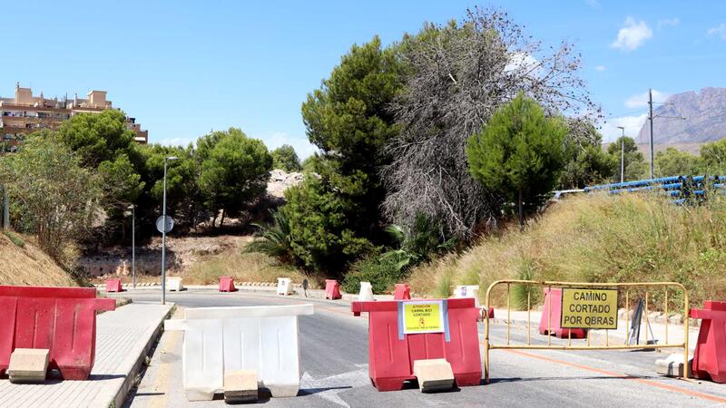 Benidorm already adds 400 additional free spaces in Levante with the opening of a new car park on Jaén street