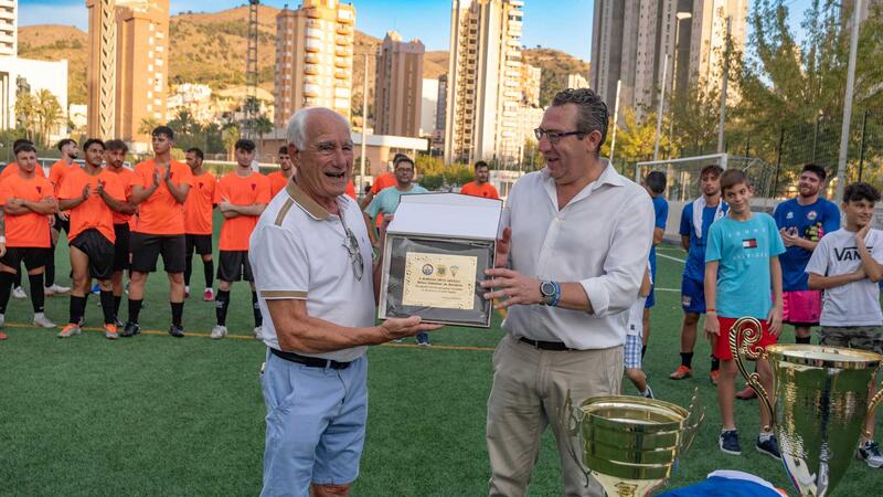 El At. Benidorm se impone al Alicante ECF en el Trofeo Marcos Orts Devesa