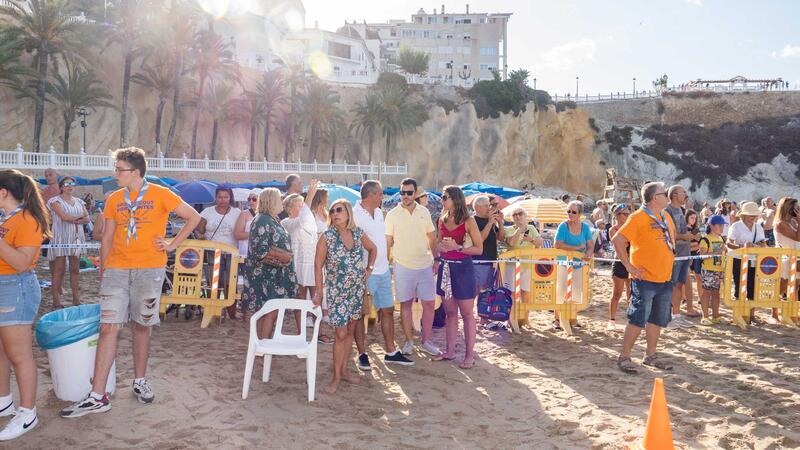 320 nadadores participan en la XX Travesía popular a nado l’Illa-Port de Benidorm
