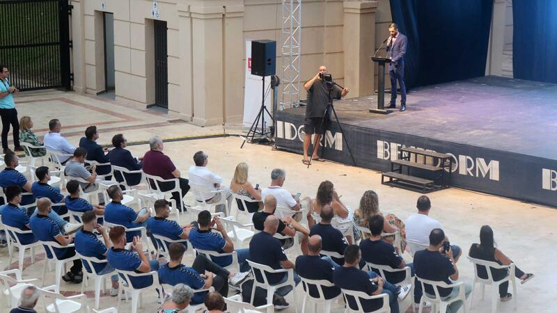 El TM Benidorm es presenta davant la seua afició amb l