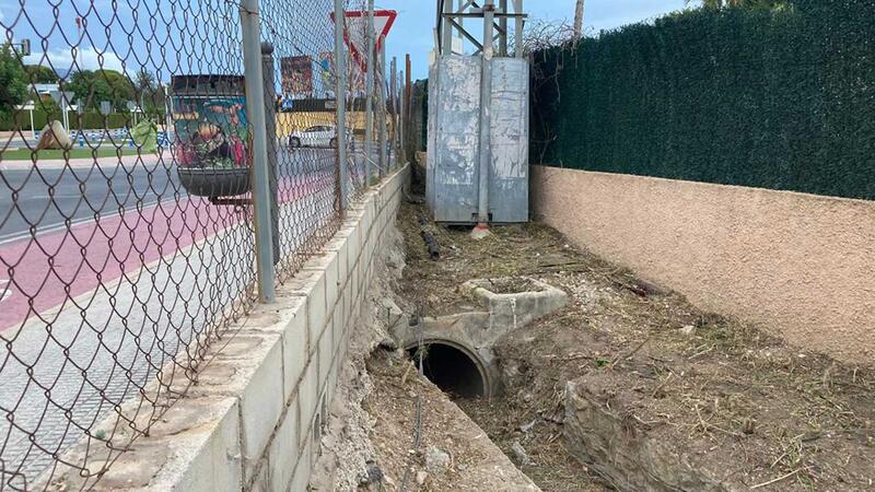 Benidorm escomet la neteja dels trams urbans dels barrancs per a minimitzar els efectes de possibles pluges torrencials