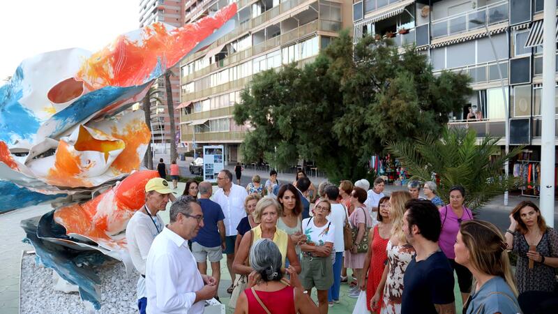 La naturaleza viva de Benidorm y la conceptual de Arne Quinze se funden en el Paseo de Poniente
