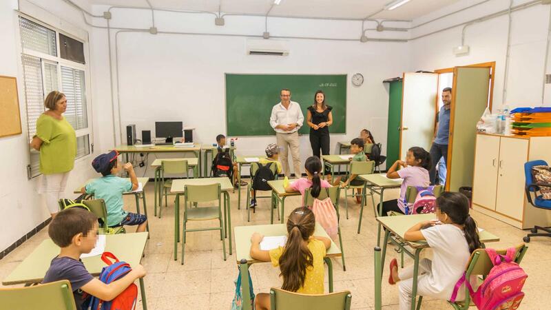 The educational, sports and summer leisure programs reach almost 2,000 children between the ages of 3 and 16 registered