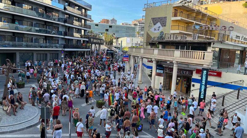 LGTBI+ pride tours around the great avenues of Benidorm