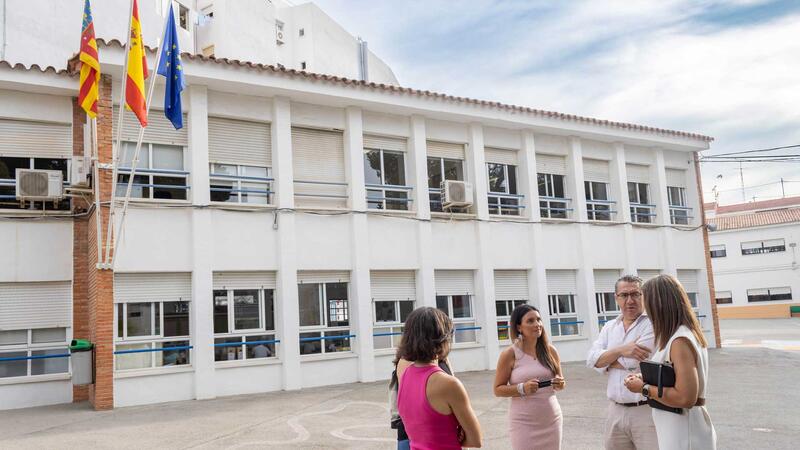 Més de 9.500 estudiants tornen hui a les aules a Benidorm