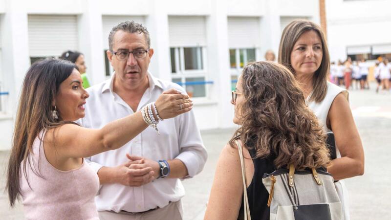 Més de 9.500 estudiants tornen hui a les aules a Benidorm