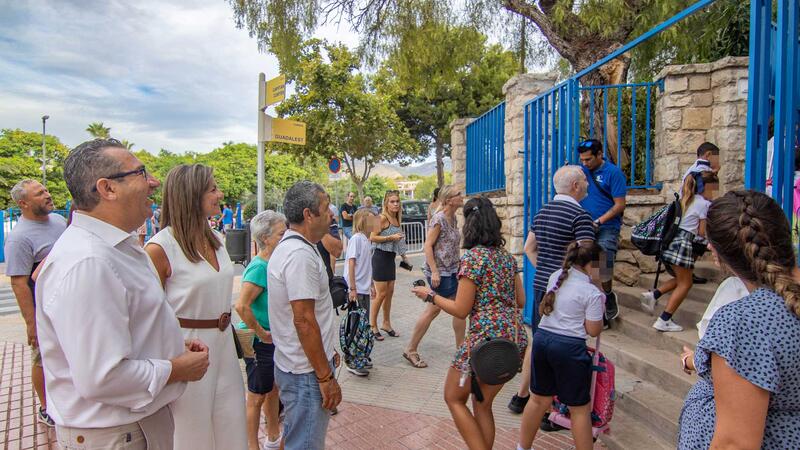 Més de 9.500 estudiants tornen hui a les aules a Benidorm