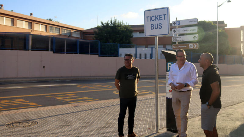 Operativas ya cerca de 300 plazas en el parking disuasorio de la avenida Cuba