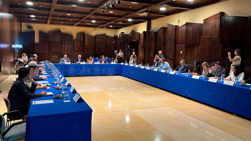 Pérez defends the application of the SDGs in municipal management and is committed to sustainability at the Meeting of Urban Leaders