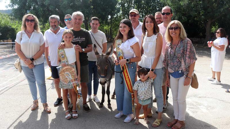 La Festa de Sant Antoni recupera hoy la tradicional ‘Cagà de la burra’ seis años después