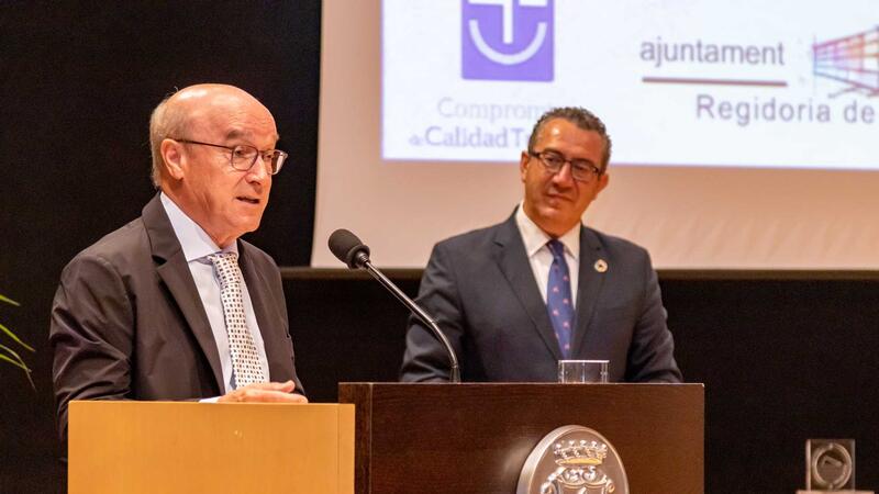 Benidorm reconoce el papel de RTVE, Alaska, Máximo Huerta y el hotel Don Pancho en la proyección de su marca
