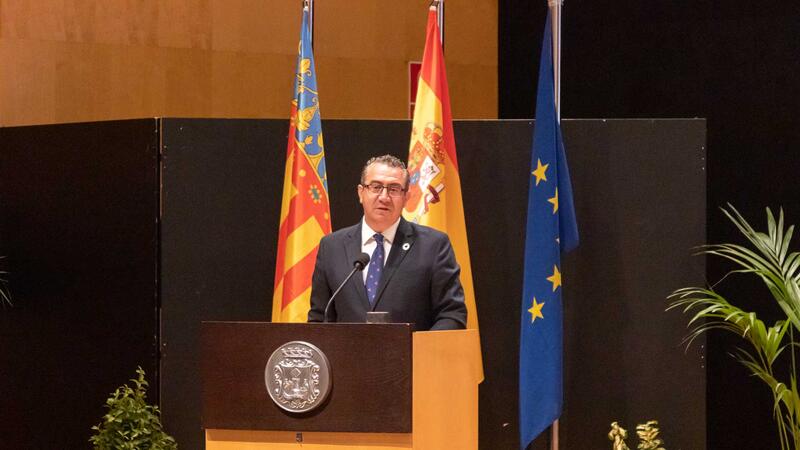 Benidorm reconoce el papel de RTVE, Alaska, Máximo Huerta y el hotel Don Pancho en la proyección de su marca