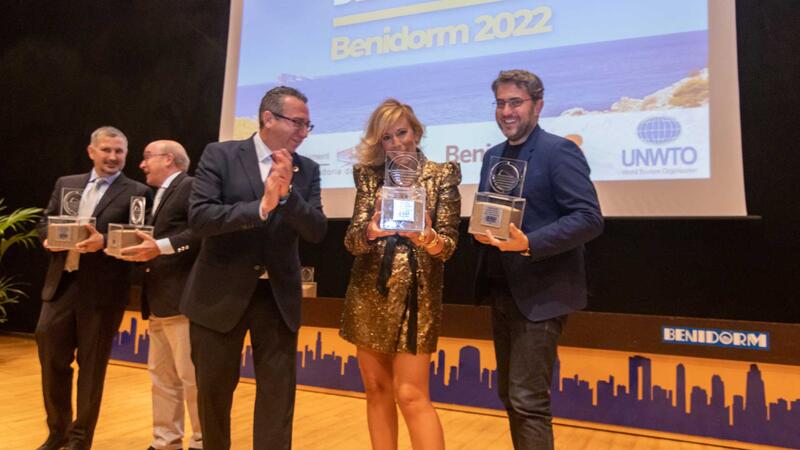 Benidorm reconoce el papel de RTVE, Alaska, Máximo Huerta y el hotel Don Pancho en la proyección de su marca