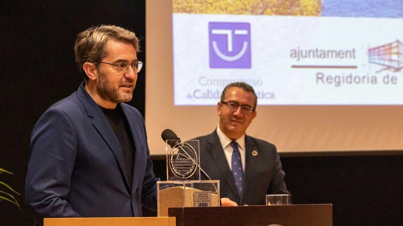 Benidorm reconoce el papel de RTVE, Alaska, Máximo Huerta y el hotel Don Pancho en la proyección de su marca