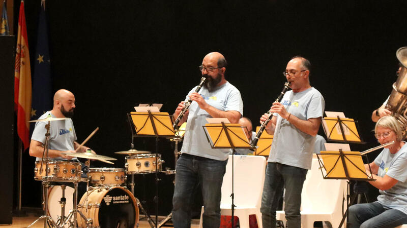 La bandeta de la SM l’Illa abre la Semana Cultural de les FMP con un concierto en el Salón de Actos