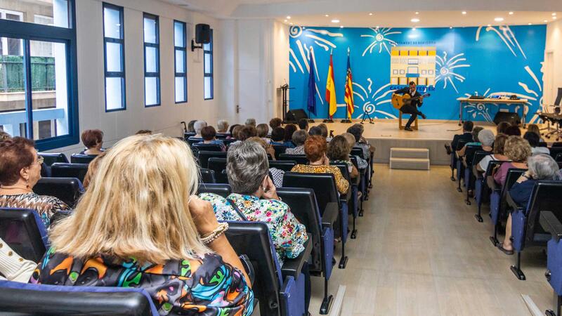 Les ames de casa de Benidorm inauguren el curs 2022-2023