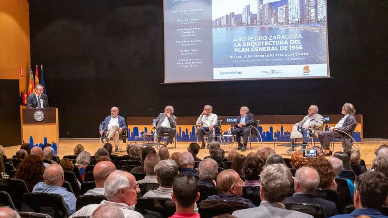 “Benidorm es increíble”: resumen los arquitectos que hicieron la ciudad en los 70