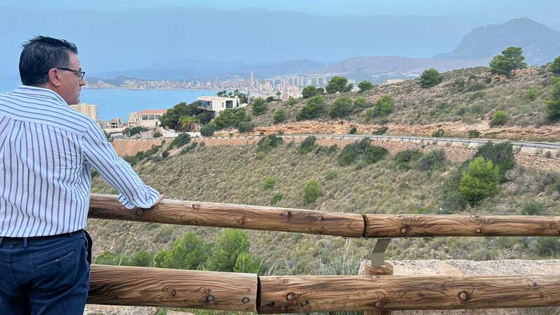 Benidorm prolonga el sistema de protección en Serra Gelada con más tramos de vallas en las calles Tokio y Taiwán