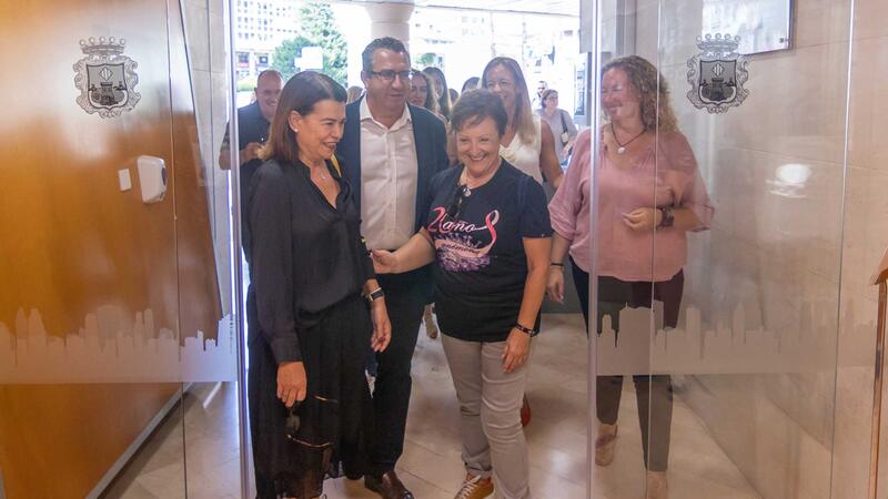 La biblioteca de Benidorm obri el seu espai