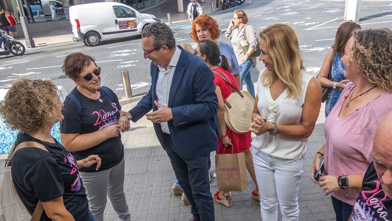 La biblioteca de Benidorm obri el seu espai