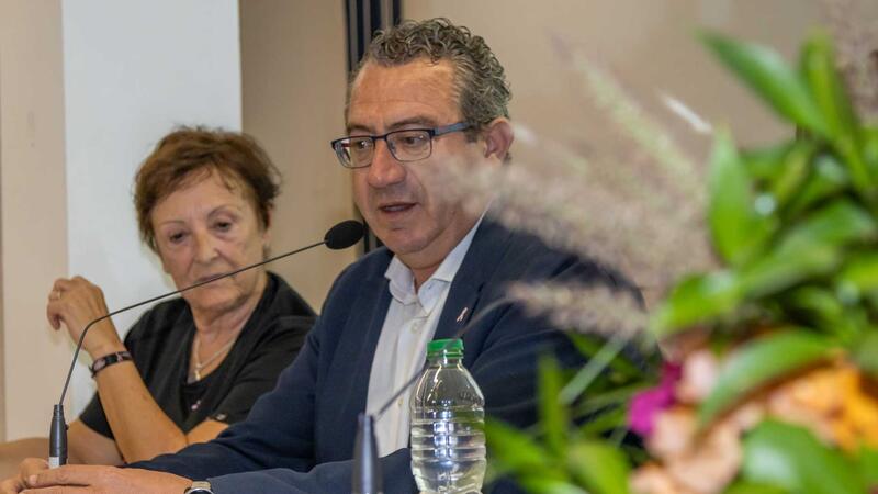 Benidorm, amb Anémona, visibilitza el suport a les dones que patixen càncer de mama