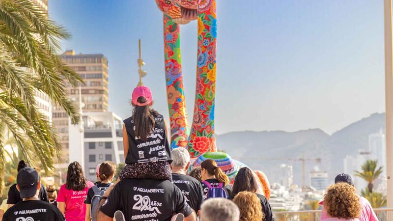 Anémona solidarity march brings together more than 6,000 people in Benidorm