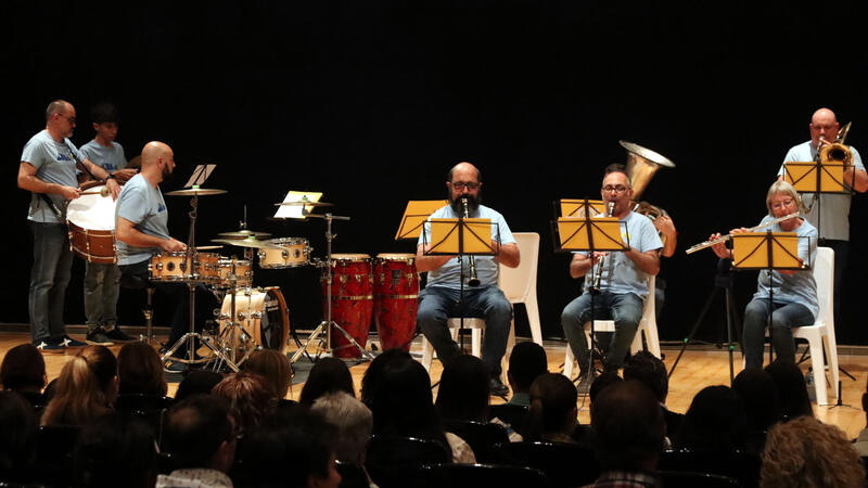 La bandeta de la SM l’Illa abre la Semana Cultural de les FMP con un concierto en el Salón de Actos