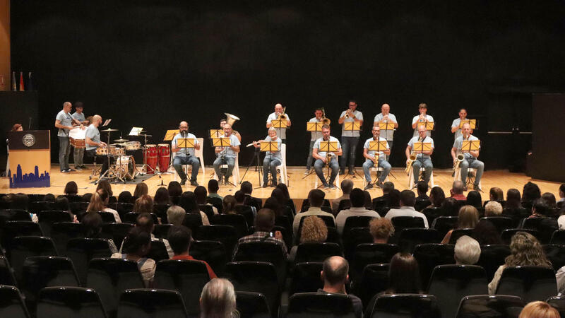 La bandeta de la SM l’Illa abre la Semana Cultural de les FMP con un concierto en el Salón de Actos